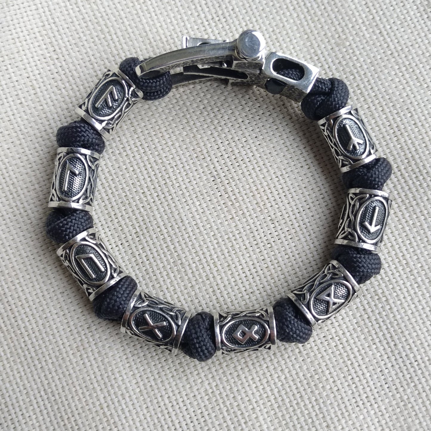 Runic paracord and 925 Sterling silver bracelet "VIKING". Nordic bracelet with runes beads.