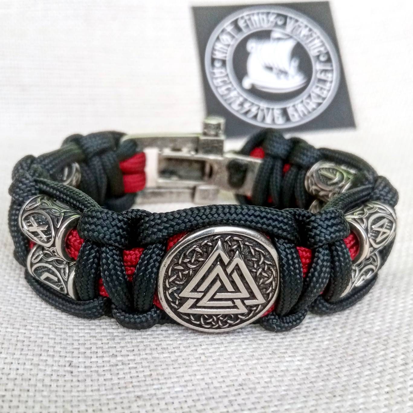 Runic paracord bracelet.Valknut symbol. Viking accessories. Gift for men.