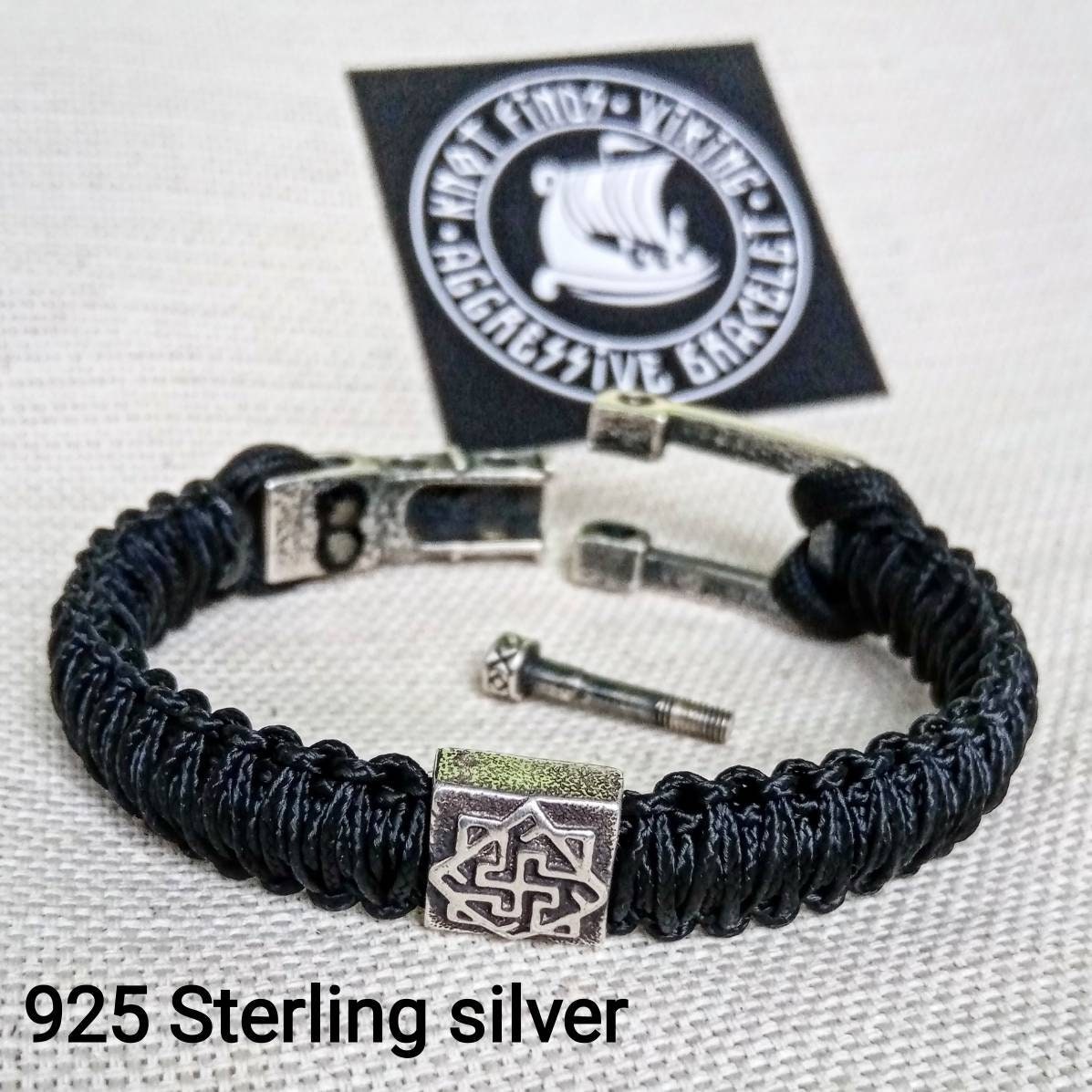 Paracord bracelet. Vikings jewelry for men. Black Celtic bangle.