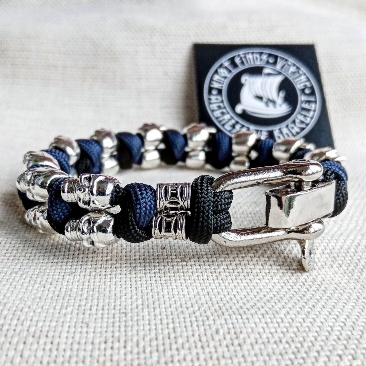 Skull paracord bracelet. Brutal style. Biker bangle. Halloween gift.