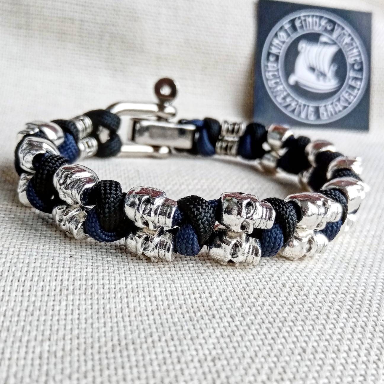 Skull paracord bracelet. Brutal style. Biker bangle. Halloween gift.