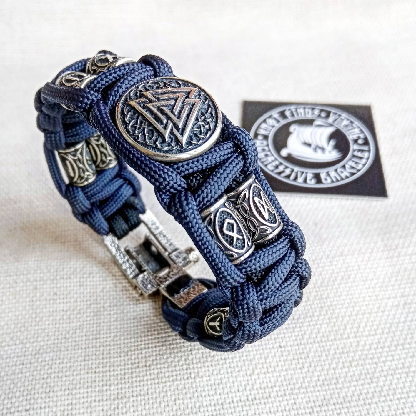 Runic paracord bracelet.Valknut symbol.