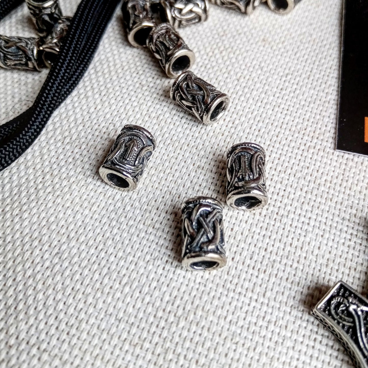 Runed steel beads, Thor's Hammer, black paracord 550. Set for weaving a bracelet from paracord. DIY gift. Do it yourself.