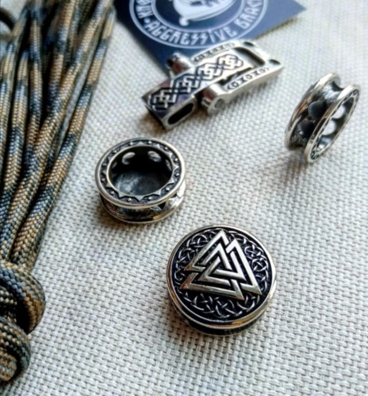 Set for weaving a bracelet from paracord. DIY gift. Do it yourself. Celtic bracelet VIKING PROTECTIVE amulet.