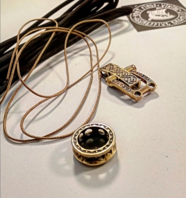 Set for weaving a bracelet from paracord. DIY gift. Do it yourself. Jerusalem cross bangle.