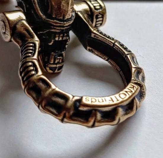 Brass paracord ALIEN shackle. Xenomorph. Beads for paracord weaving, viking style. viking jewelry, manual casting