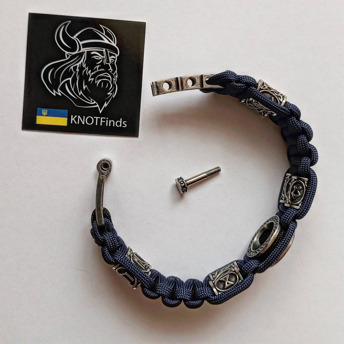 Runic paracord bracelet.Vegvisir symbol. Viking style. Norse mythology.