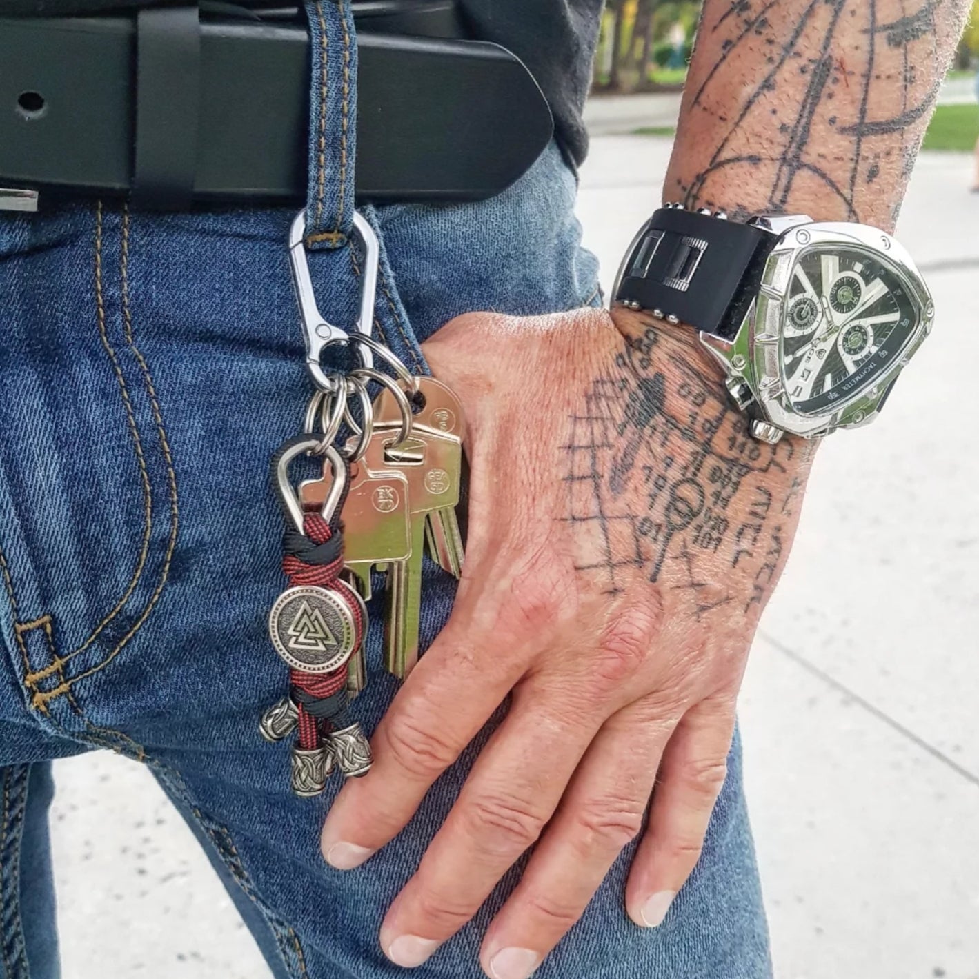 Handcrafted Stainless Steel Valknut Viking Symbol Keychain – A Unique Nordic/Heritage Gift