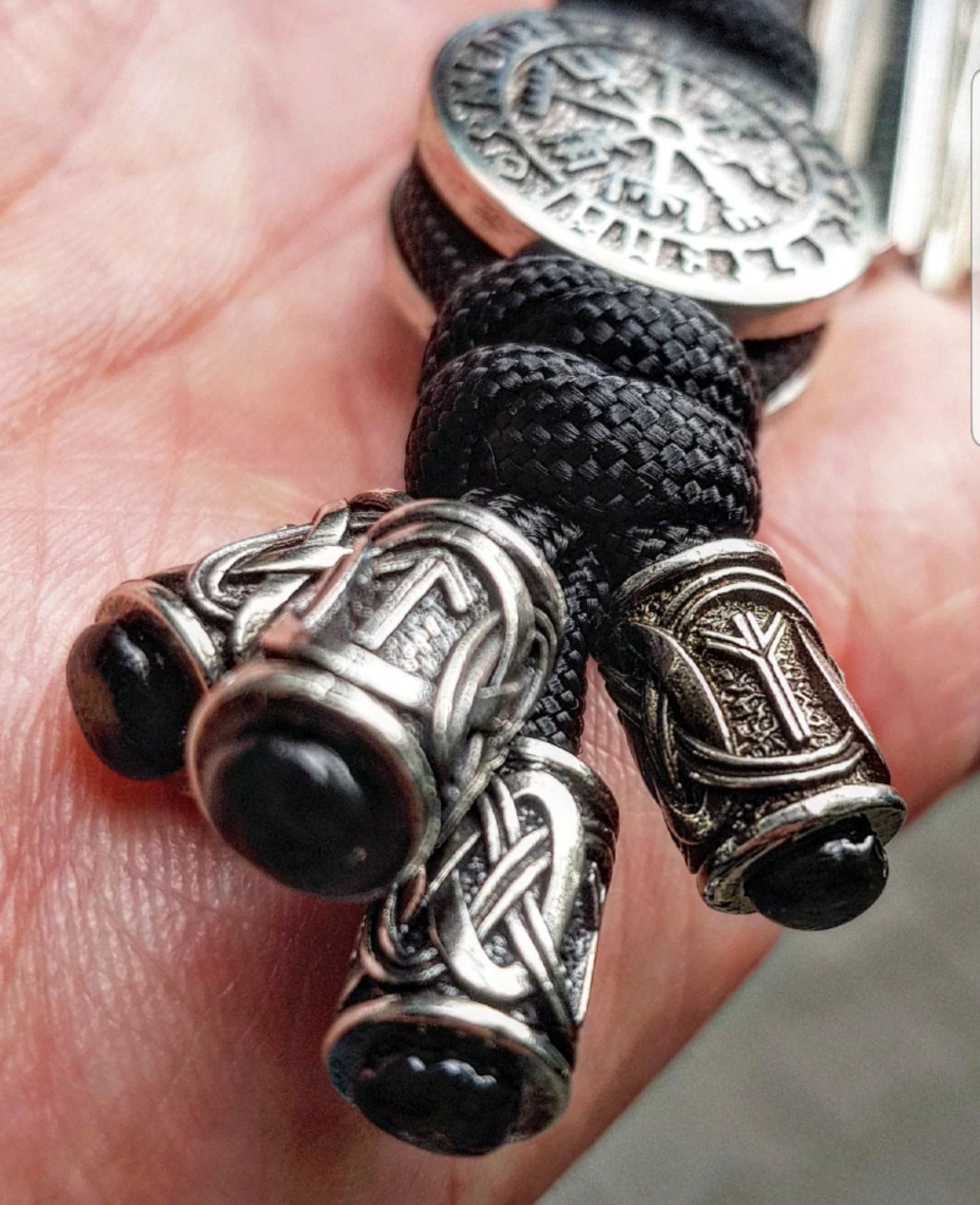 Black Handcrafted Stainless Steel Vegvisir Viking Compass Keychain – A Unique Nordic/Heritage Gift