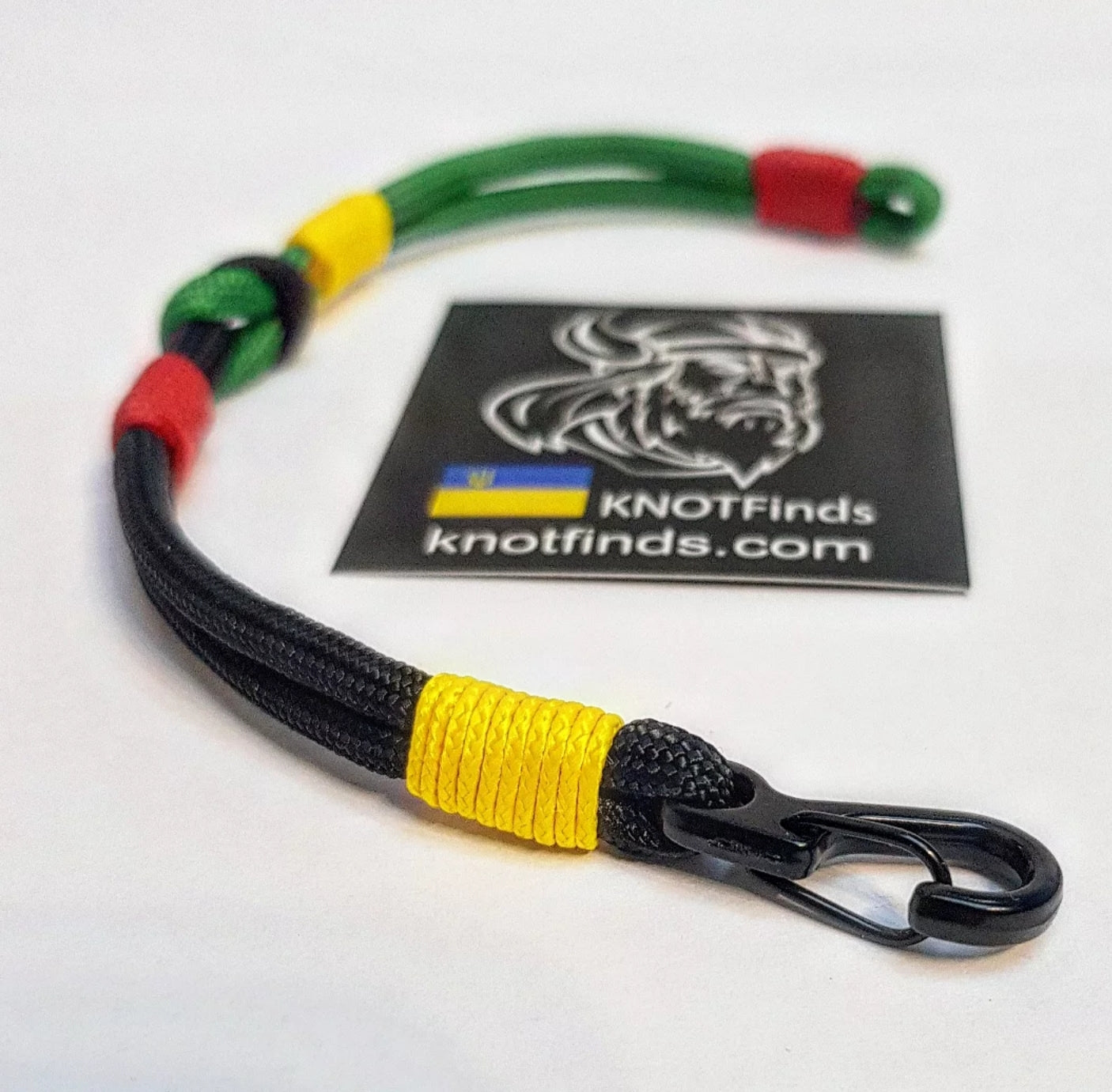 🇯🇲 Thin Reggae Bracelet – Rastafarian Paracord Bracelet with Carabiner | Jamaican Flag Colors | Unisex Handmade Jewelry | Waterproof & Durable