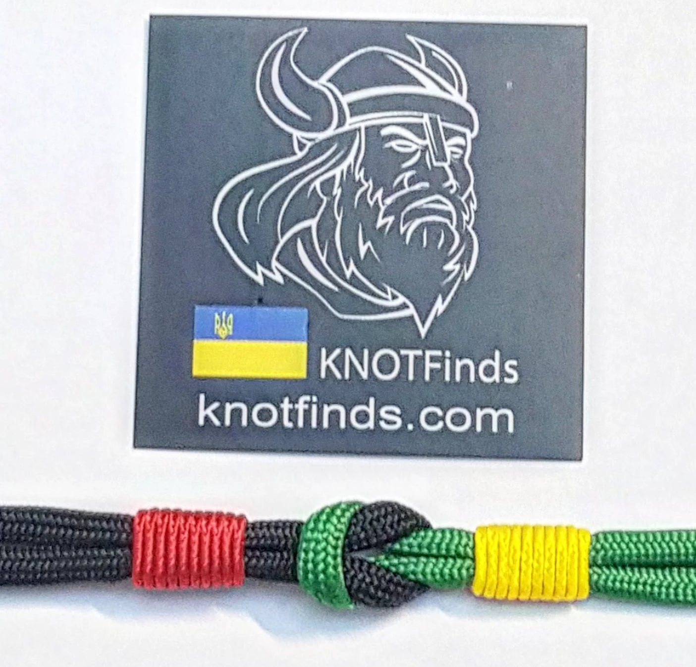 🇯🇲 Thin Reggae Bracelet – Rastafarian Paracord Bracelet with Carabiner | Jamaican Flag Colors | Unisex Handmade Jewelry | Waterproof & Durable