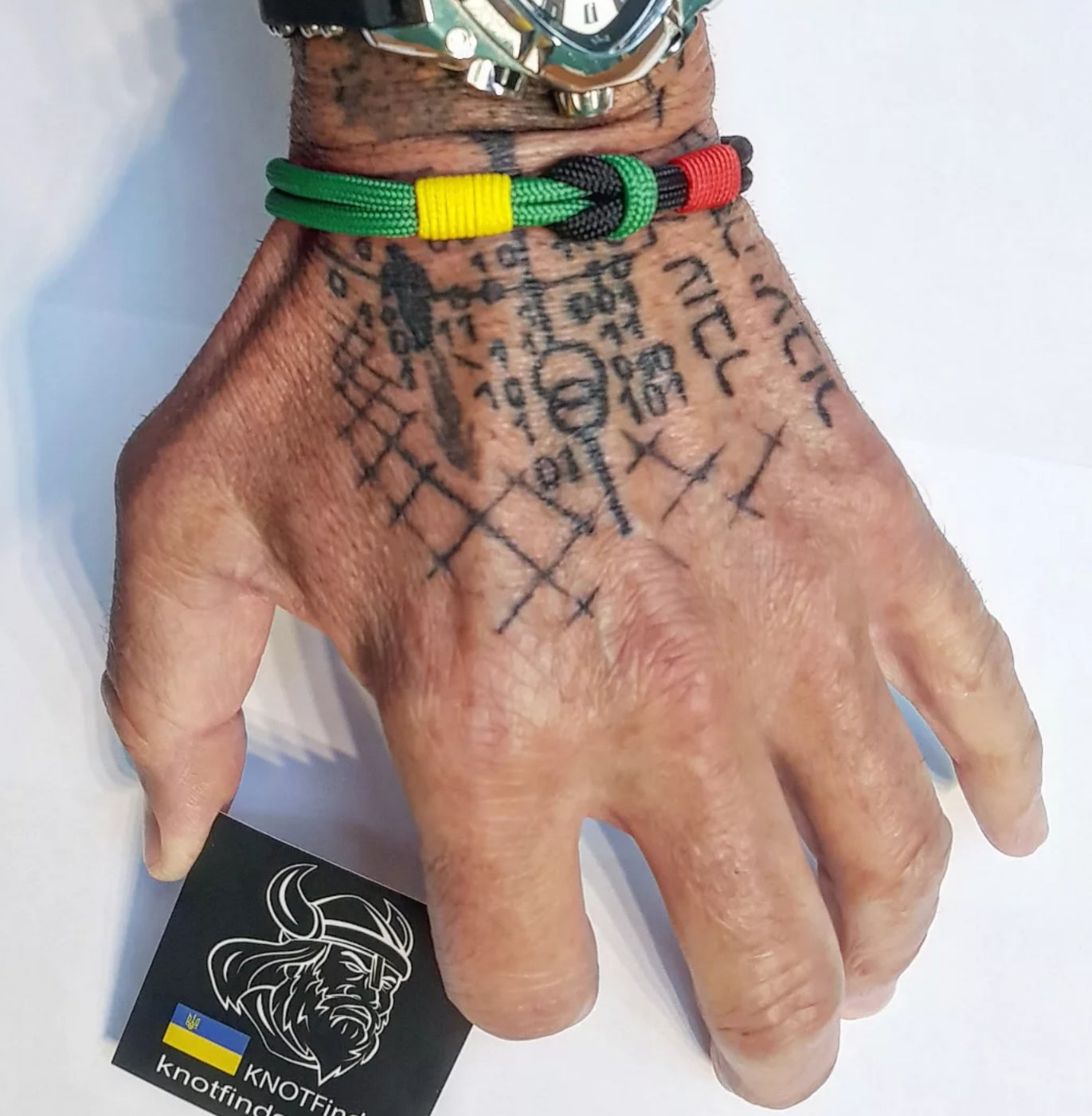 🇯🇲 Thin Reggae Bracelet – Rastafarian Paracord Bracelet with Carabiner | Jamaican Flag Colors | Unisex Handmade Jewelry | Waterproof & Durable