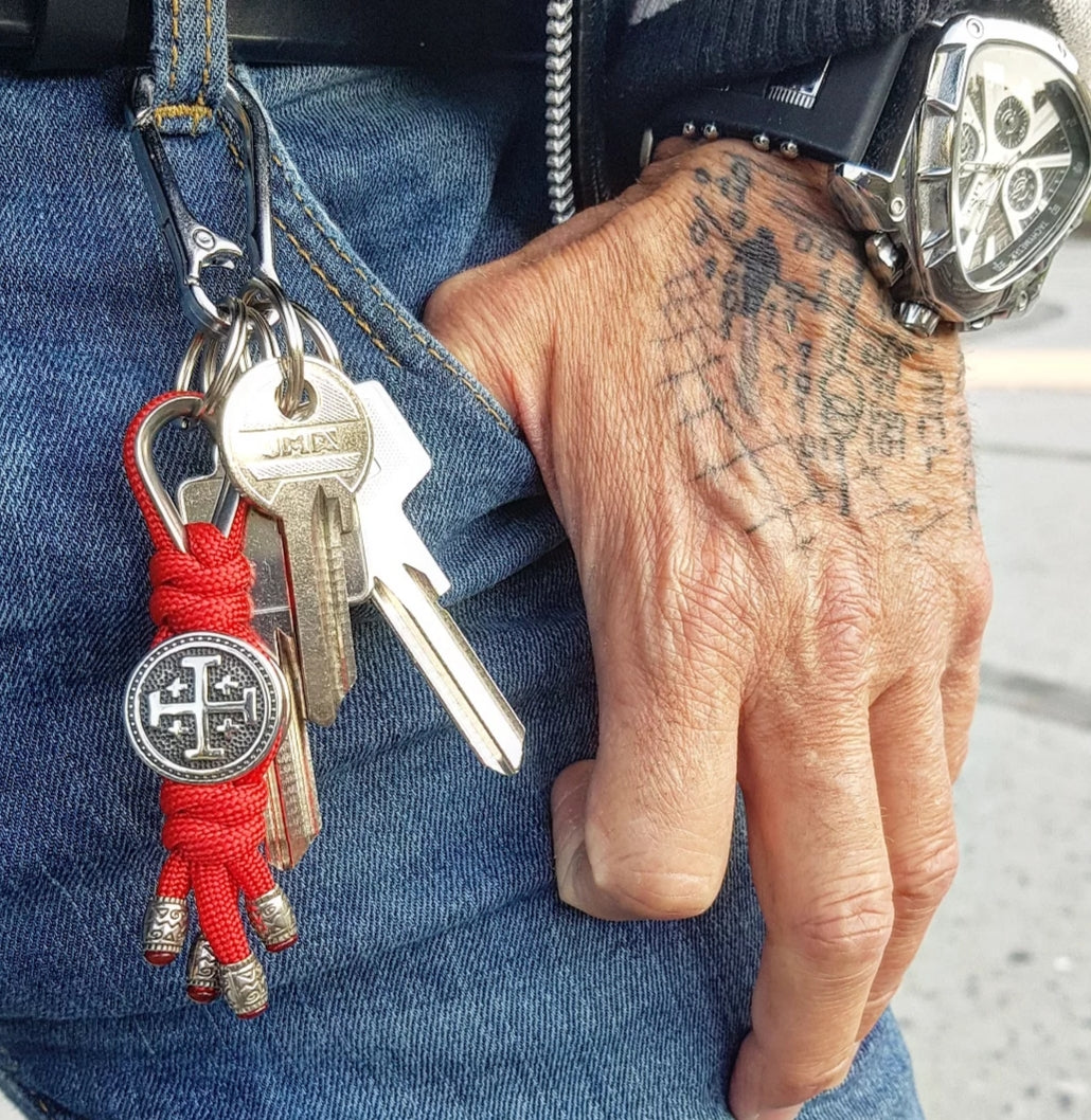 Handcrafted Stainless Steel Pilgrim’s Cross Keychain – Symbol of Path, Protection & Inner Vow