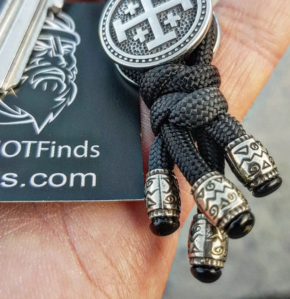 Handcrafted Stainless Steel Pilgrim’s Cross Keychain — A Personal Relic of Path, Oath & Silent Protection