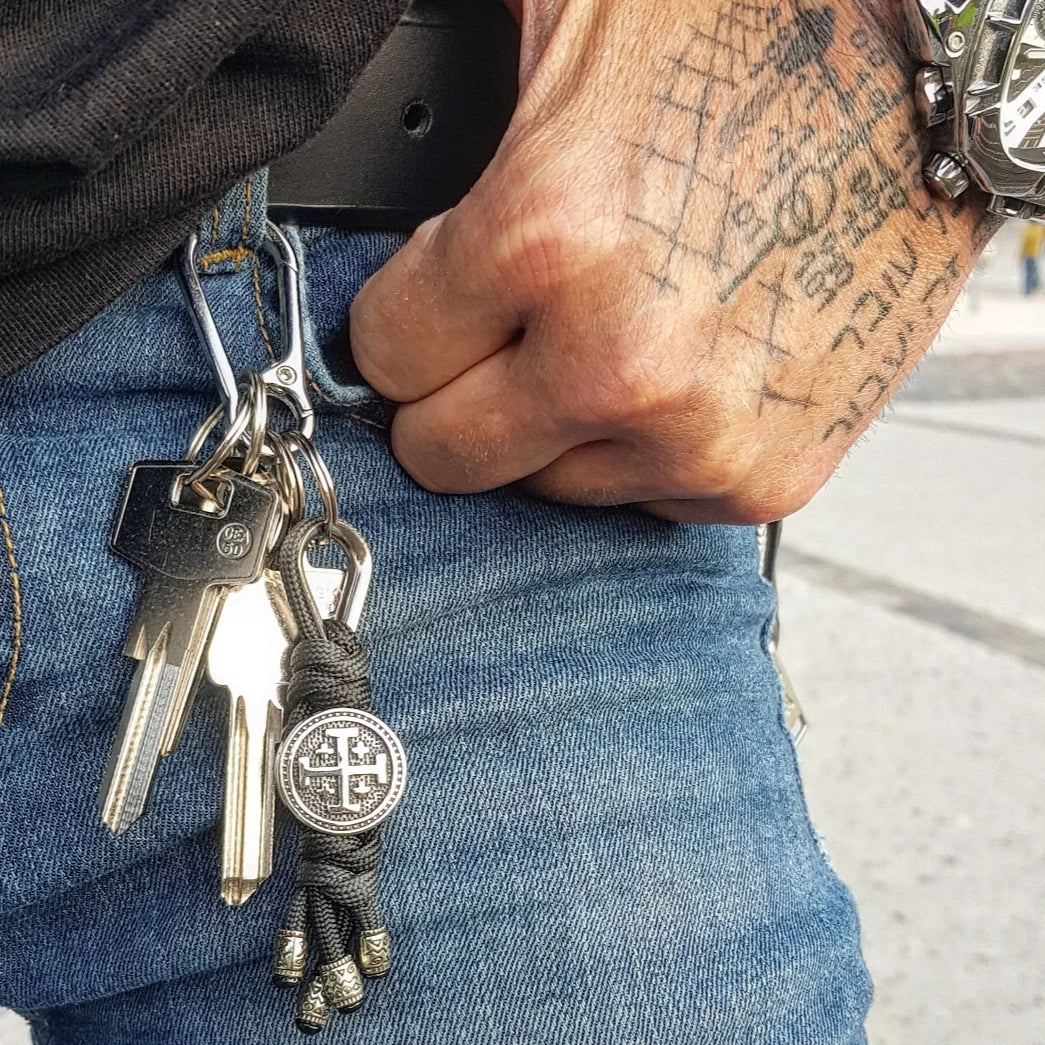 Handcrafted Stainless Steel Pilgrim’s Cross Keychain — A Personal Relic of Path, Oath & Silent Protection