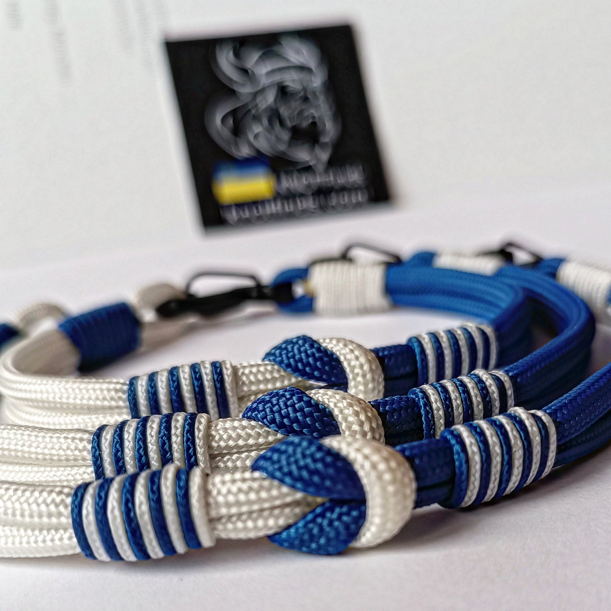 Israel solidarity bracelet. Thin paracord bracelet with a carbine