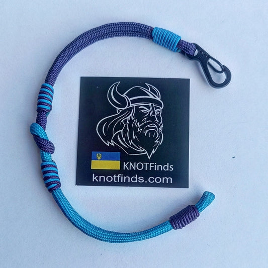 Turquoise and purple thin Nordic paracord bangle with a carabiner. Made of parachute cord and celtic knots. Gift to a friend for his birthday.