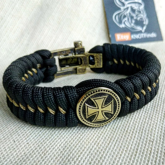 Paracord bracelet "TEMPLAR CROSS". The original brutal bracelet made of Celtic knots and beads.  Scandinavian style.