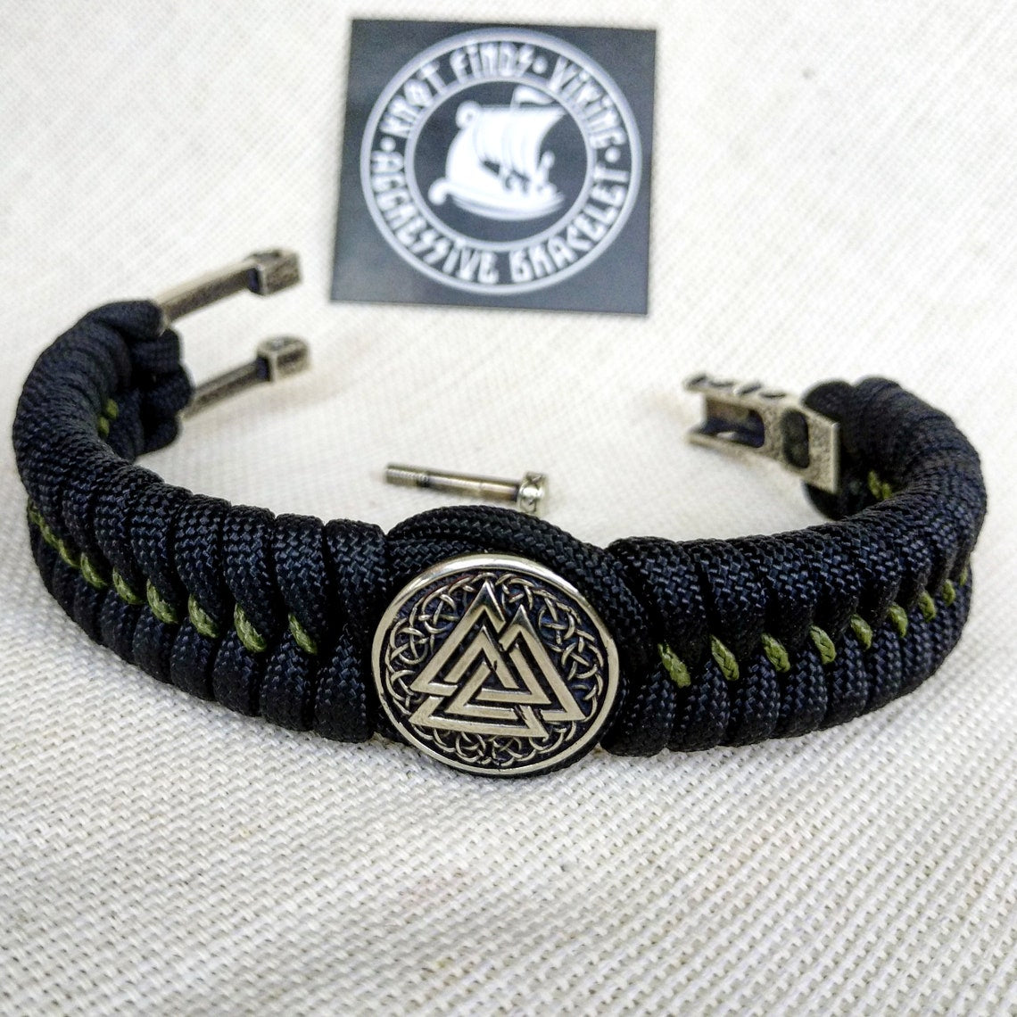 Nordic paracord bangle "VALKNUT". The original brutal bracelet made of Celtic knots and beads. Viking style.