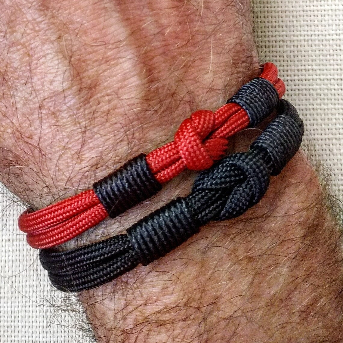 VAMPIRE paracord bracelet with a carabiner.  Made of parachute cord and celtic knots. Halloween gift.