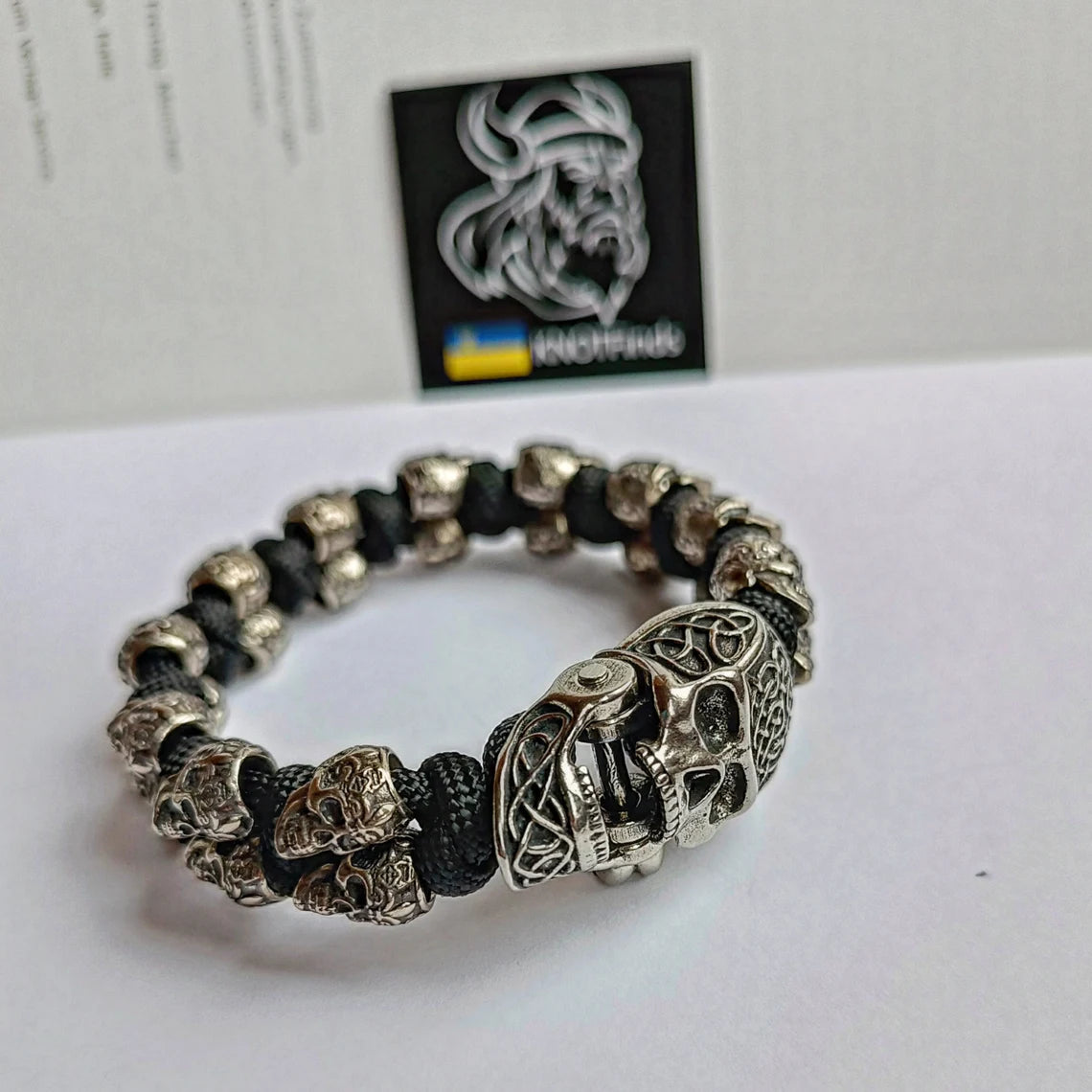 Norse skull paracord bracelet. Scandinavian jewelry. Biker bangle. Celtic knot. Norse mythology.