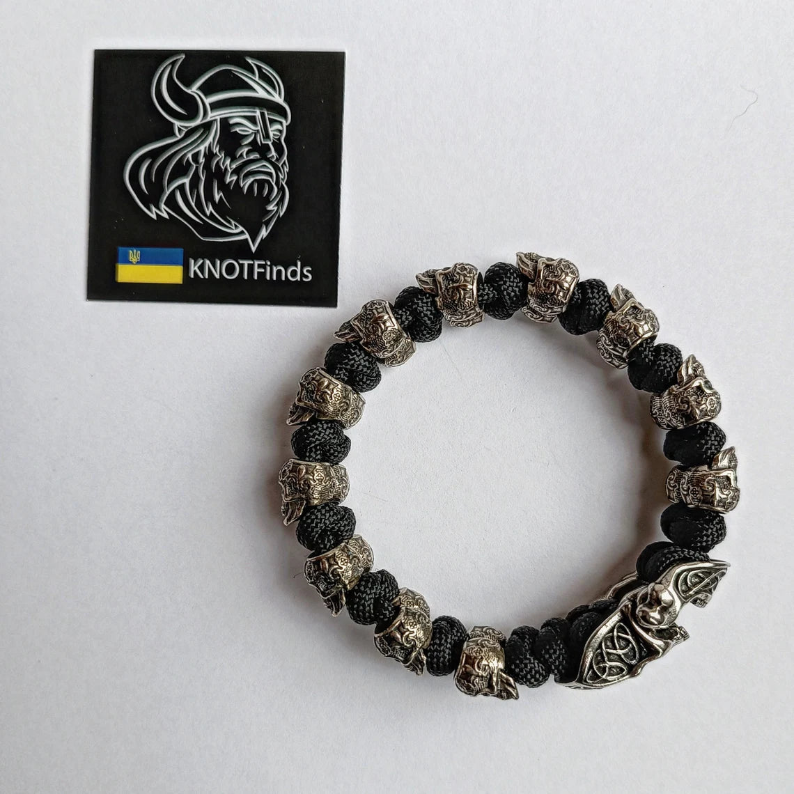 Norse skull paracord bracelet. Scandinavian jewelry. Biker bangle. Celtic knot. Norse mythology.