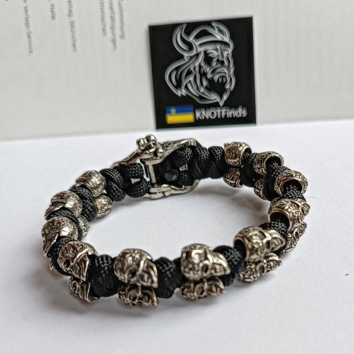 Norse skull paracord bracelet. Scandinavian jewelry. Biker bangle. Celtic knot. Norse mythology.