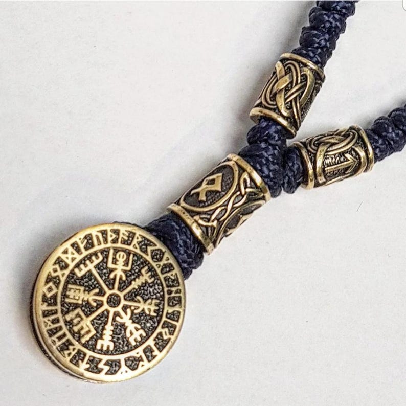 Scandinavian Viking Necklace – Featuring the Vegvisir Amulet