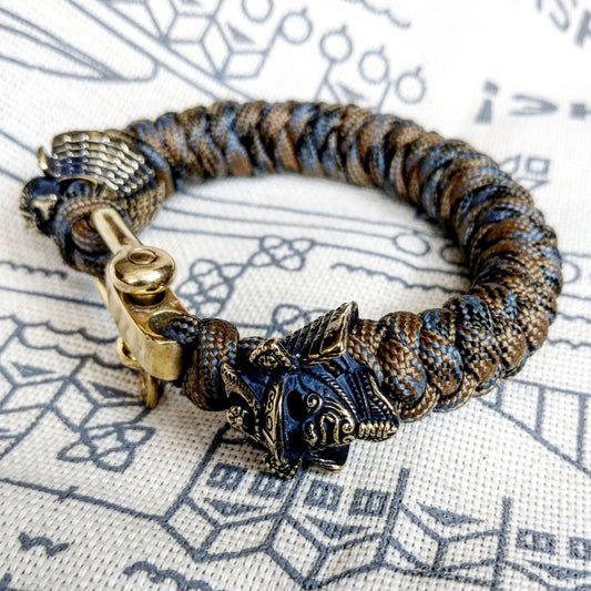 Custom bracelet "SAMURAI", made of paracord and original brass beads "Samurai helmet".  A great gift for everyone who likes Celtic knots.
