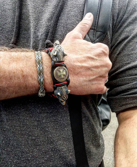 Unique paracord bracelet "WOLF". Bangle for strong mens.