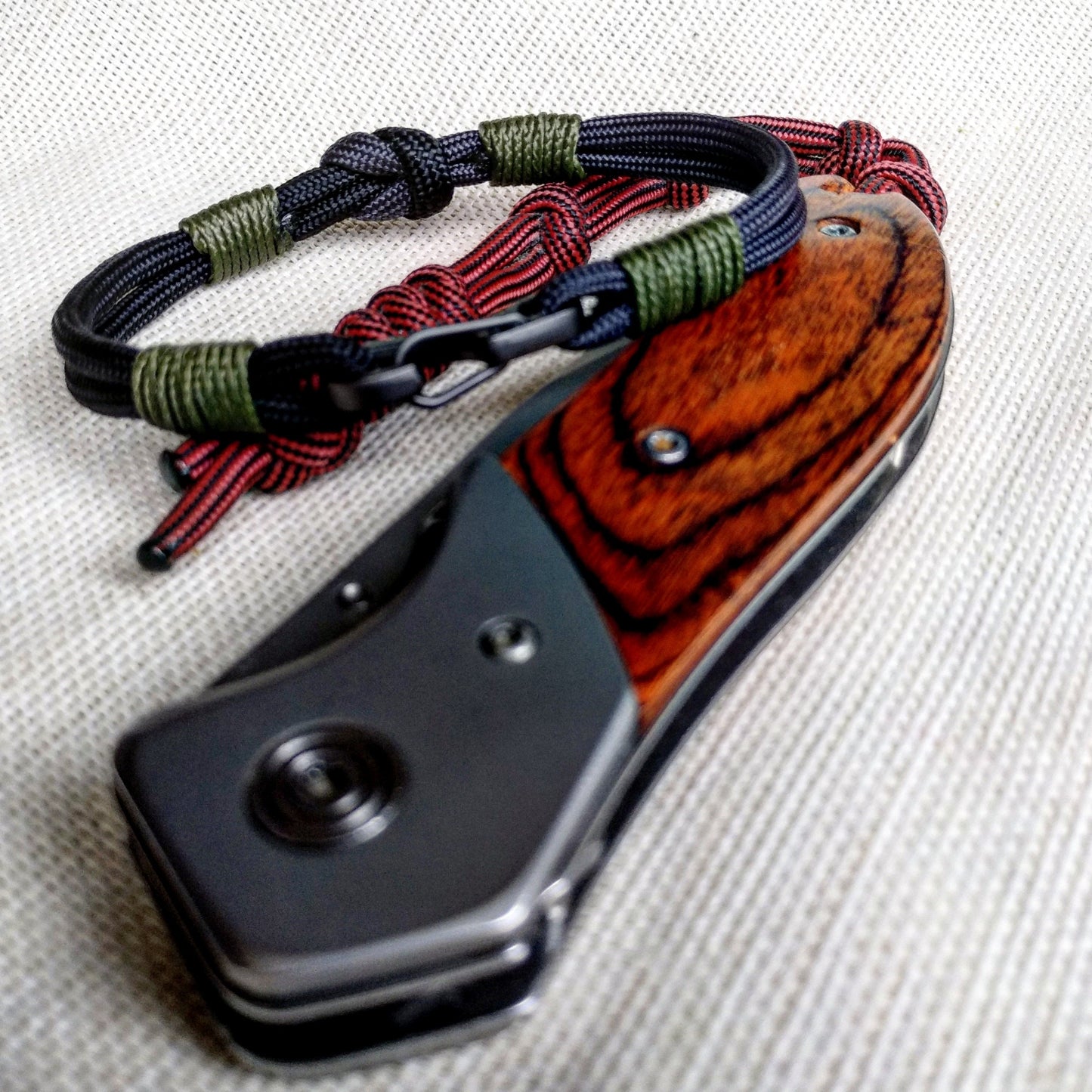 Custom paracord bracelet with carabiner.  A great gift for a friend, girlfriend, for a biker.  Viking style.