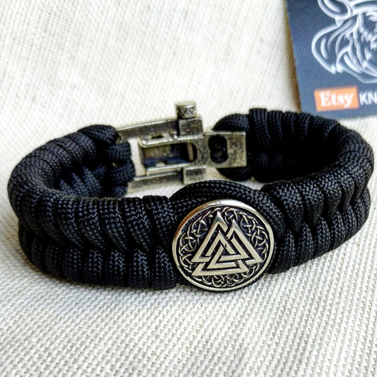 Paracord black bracelet "VALKNUT". The original brutal bracelet made of Celtic knots and beads. Nordic bangle.