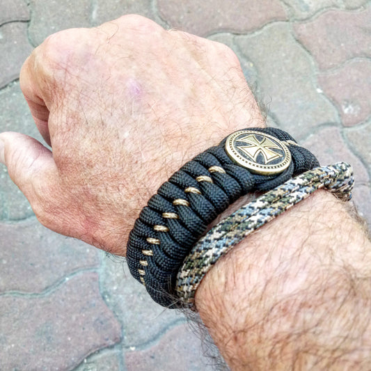 Paracord bracelet "TEMPLAR CROSS". The original brutal bracelet made of Celtic knots and beads.  Scandinavian style.