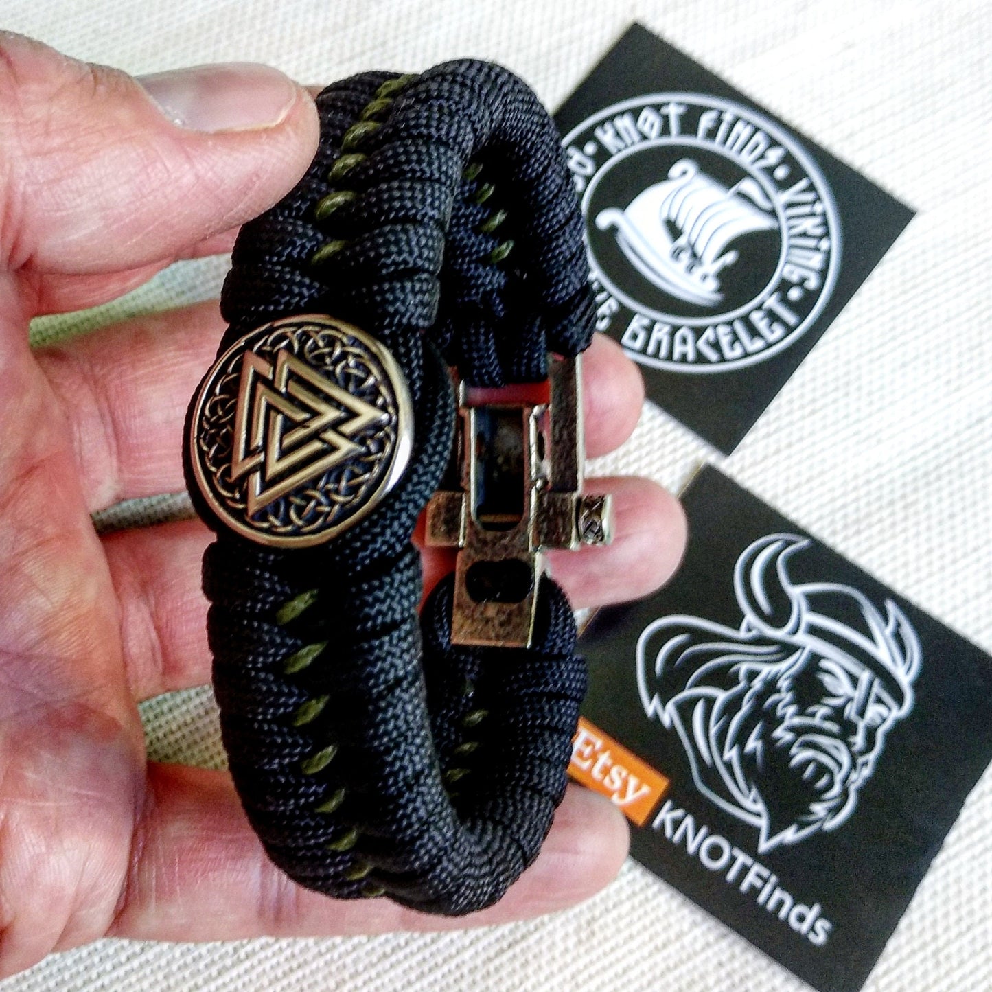 Nordic paracord bangle "VALKNUT". The original brutal bracelet made of Celtic knots and beads. Viking style.