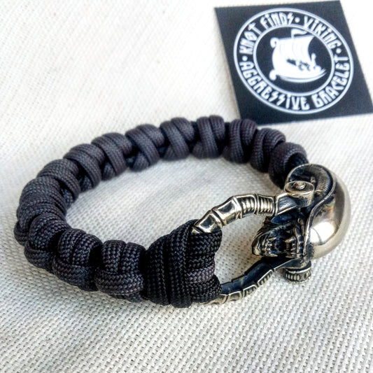 Paracord bracelet "ALIEN". Celtic knot and parachute cord.