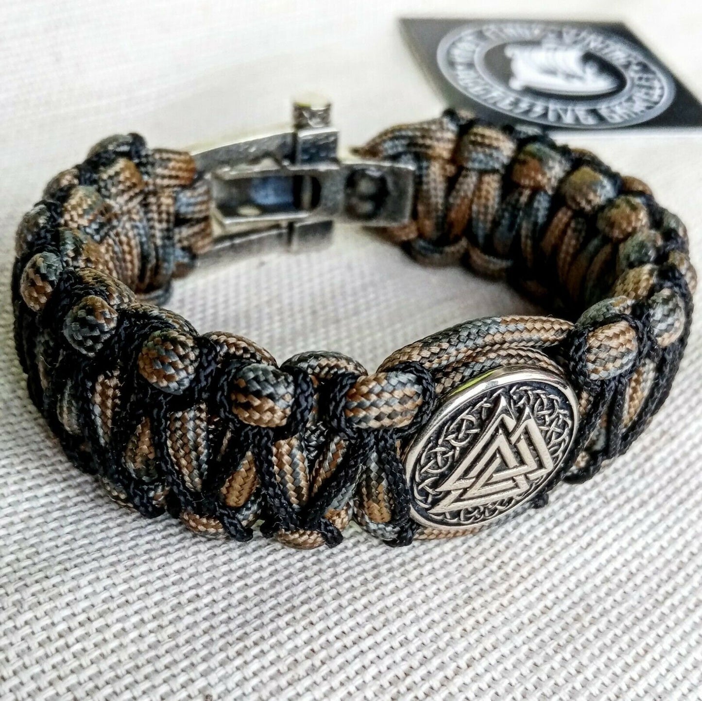 Paracord bracelet "VALKNUT". Scandinavian jewelry. Celtic knot.