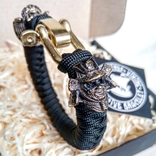 Black Paracord bracelet Samurai. Celtic knot. Paracord jewelry. Mens accessory.