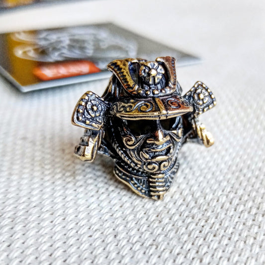 Bead for paracord, manual casting, Samurai helmet